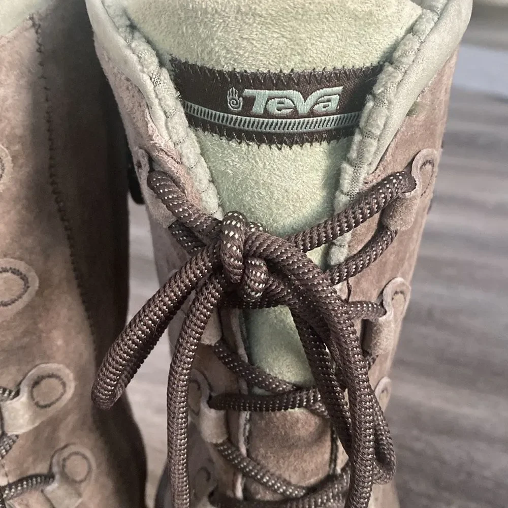 Teva Tan & Mint Green Suede Boots Lace-Up Tons of Details Insulations Boho sz11